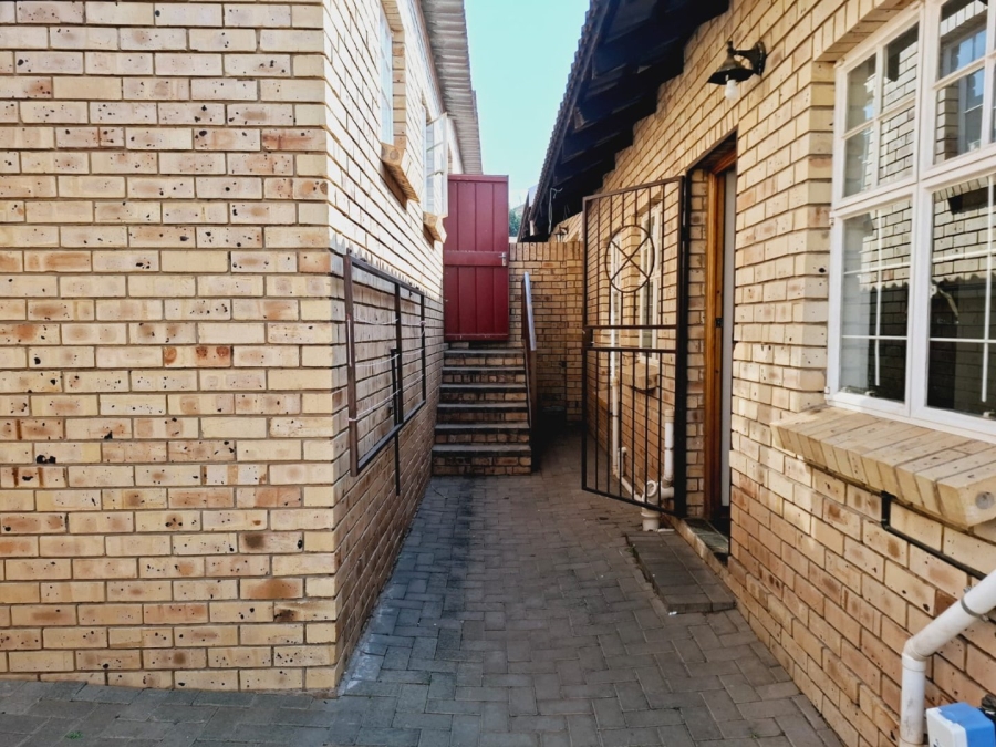 2 Bedroom Property for Sale in Pentagon Park Free State